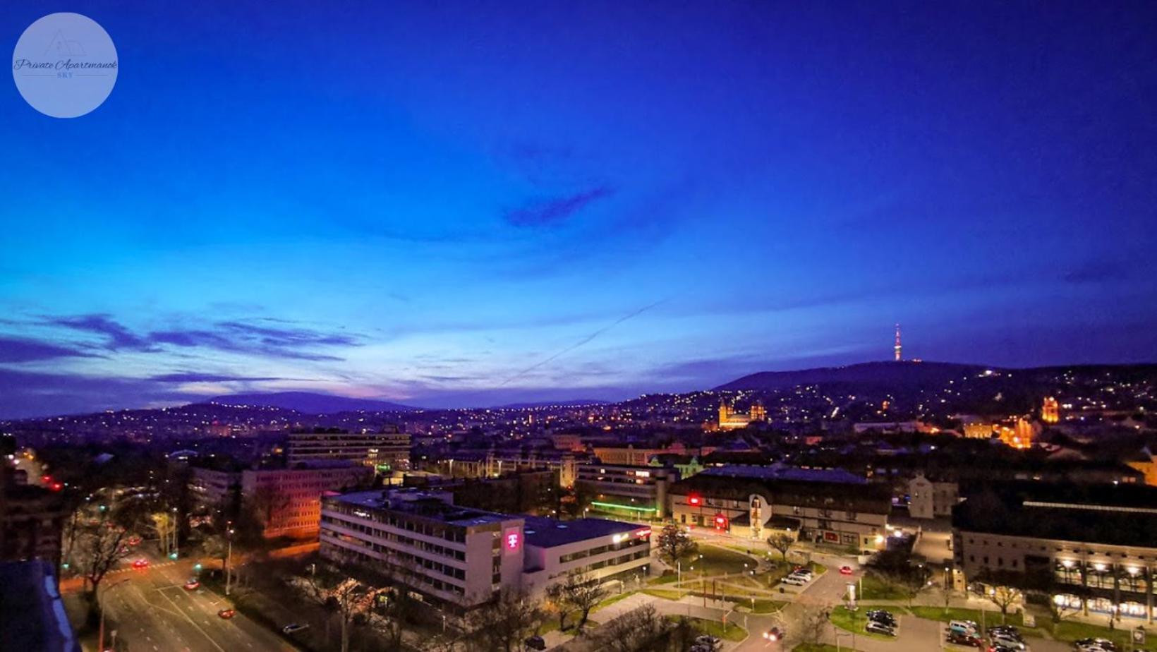 Sky Panorama Apartman Печ Экстерьер фото